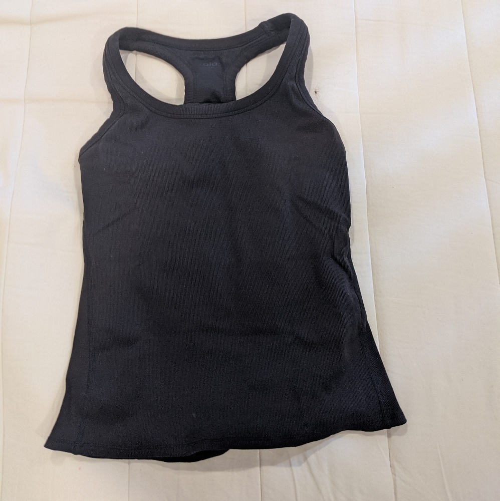 Alo Yoga black tank top
